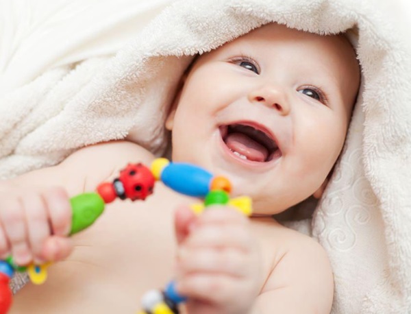 Đồ chơi mang đến những lợi ích bất ngờ cho trẻ sơ sinh